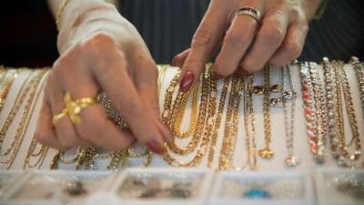 В Хабаровске продавец ювелирного магазина присвоила украшения на сумму около 800 тыс рублей