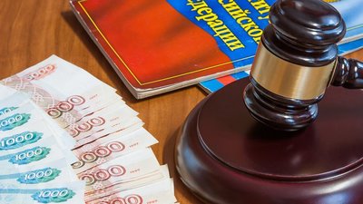 Суд обязал владельца ювелирного магазина «ЗолотоМания» выплатить компенсацию продавцу-консультанту получившему производственную травму