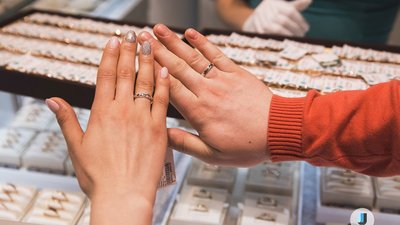 После смягчения ограничительных мер траты жителей Москвы на ювелирные изделия увеличились в 3,5 раза