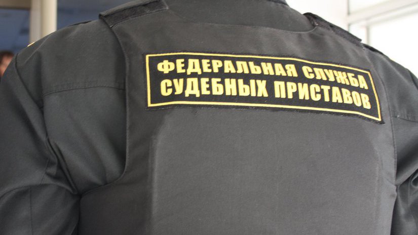 Судебные приставы в «Кристалле» арестовали драгоценности на 42 миллиона рублей