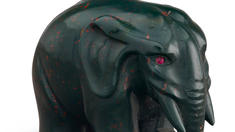 Очередная подделка на Christie’s? Вслед за «Зимним яйцом» аукцион выставил сомнительного слоника Фаберже