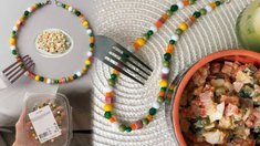 «Оливье», которое всегда с тобой: Российский бренд выпустил колье в виде главного новогоднего салата