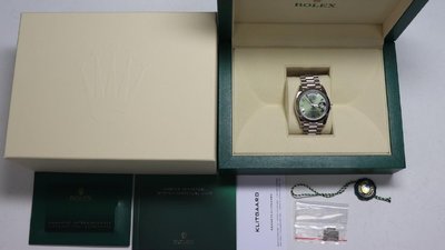 Сотрудники Шереметьевской таможни задержали наручные часы ROLEX стоимостью 3,6 млн рублей у пассажира из Нидерландов: задержанные дают показания