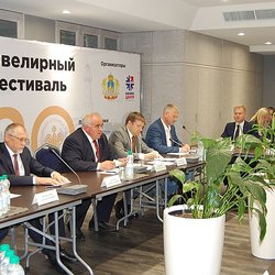 Ювелирный фестиваль "Золотое кольцо России": Что ждем от деловых мероприятий в Костроме?