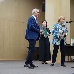 В Москве наградили победителей конкурса ювелиров "Лучшие украшения России 2020"