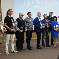 В Москве наградили победителей конкурса ювелиров "Лучшие украшения России 2020"