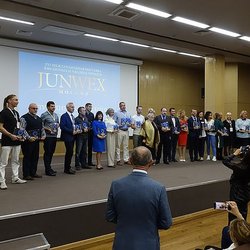 В Москве наградили победителей конкурса ювелиров "Лучшие украшения России 2020"