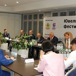 Ювелирный фестиваль "Золотое кольцо России": Что ждем от деловых мероприятий в Костроме?