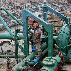 Ростех планирует добыть рекордные 600 тонн янтаря на месторождении в Калининградской области