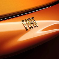 Bvlgari и Fiat создали уникальный электромобиль, напоминающий ювелирное украшение