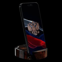 Caviar представил подставку для iPhone, полностью сделанную из бивня мамонта