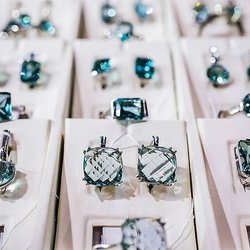 «Ювелирная Сибирь» приглашает частных посетителей и ювелирые салоны: 100 000 украшений, розыгрыш драгоценностей и деловая программа для экспертов