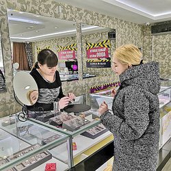 Уральская ювелирная сеть "Наш алмаз" объявила о банкротстве