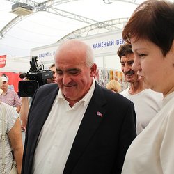 Костромской губернатор пожелал ювелирам дальнейшего развития