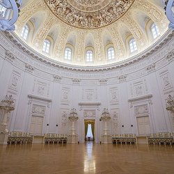 Выставка «Россия — любовь моя!»: Московские ювелиры в Петровском путевом дворце