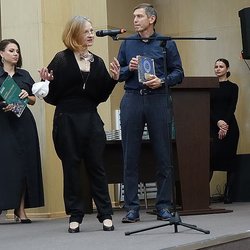 В Москве наградили победителей конкурса ювелиров "Лучшие украшения России 2020"