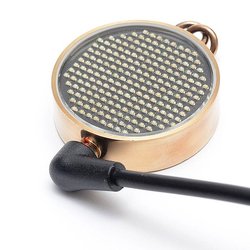 Энтузиаст создал ювелирное изделие в виде цифровой подвески с имитацией жидкости