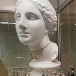 В октябре ювелирная выставка «Сокровища Петербурга» празднуют свой день рождения во Дворце канцлера Безбородко!