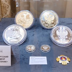 Алексей Моисеев наградил российских ювелиров медалью Минфина России «За трудолюбие и искусство»
