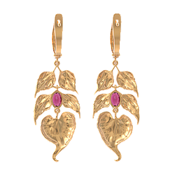 Талант и вдохновение: студентка СПбГУПТД представила уникальную ювелирную коллекцию