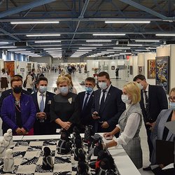 Иркутские политеховцы представили свои скульптуры и ювелирные работы на масштабной выставке в Новокузнецке