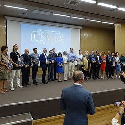 В Москве наградили победителей конкурса ювелиров "Лучшие украшения России 2020"