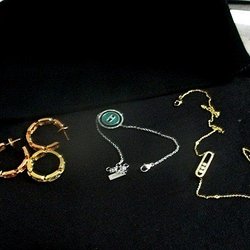 Бриллиантовый рейд: Псковские таможенники пополнили казну украшениями за 1,5 миллиона!