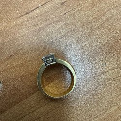 В аэропорту Сочи с прилетевшей из Стамбула пассажирки сняли Rolex и Cartier на 7 млн рублей