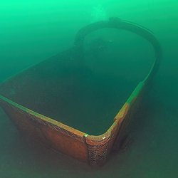 Гигантский ковш-семитонник Янтарного комбината стал экспонатом подводного парка