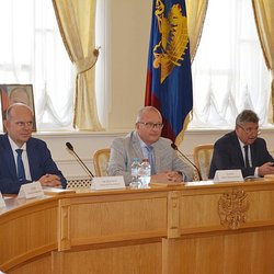 Работу ювелирных предприятий в новых условиях обсудили в администрации Костромской области