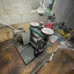 Спецслужбы Киргизии выявили подпольный цех изготовления и клеймения ювелирных изделий