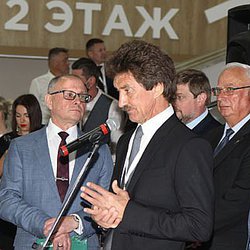Около 5000 человек посетили ювелирную выставку "JUNWEX Москва" в первый день открытия