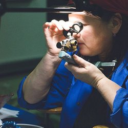 Ювелирному делу и огранке обучат тех кому за уже 50