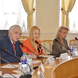 Работу ювелирных предприятий в новых условиях обсудили в администрации Костромской области