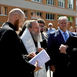 Архиепископ Серафим освятил часовню на территории Янтарного комбината
