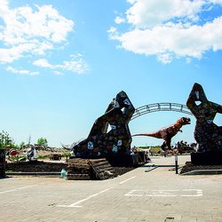 Янтарный комбинат Ростеха откроет самый большой динопарк в Калининградской области
