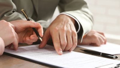 Подготовка договора комиссии ювелирных изделий: о некоторых нюансах, которые нужно знать при составлении и заключении