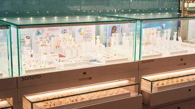 Как создать трафик и повысить конверсию в покупку с помощью профессионального освещения в ювелирном магазине