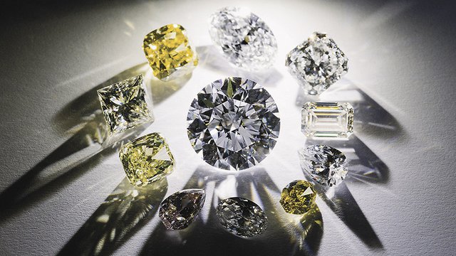 Бриллианты, сапфиры, рубины: Стоит ли инвестировать в драгоценные камни?
