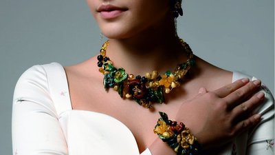 Калининградский комбинат Ростеха запустит винтажную коллекцию украшений из цветного янтаря