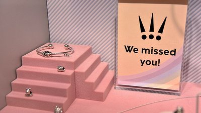 Ювелирная компания Pandora увеличила прибыль и выручку в IV квартале сильнее прогнозов