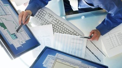 СберАналитика и Платформа ОФД сравнили расходы россиян на гендерных праздниках