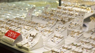 «585*Золотой» посчитала, сколько клиенты тратили в курортных городах России