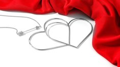 Компания ЮВЕЛИРОЧКА представляет подборку украшений ко Дню всех влюбленных – 14 февраля