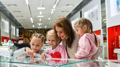 Более 13 000 школьников получили к 1 сентября украшение от «585*ЗОЛОТОЙ»