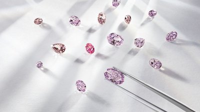 ВТБ начнет продажу инвестиционных бриллиантов АЛРОСА в своих офисах