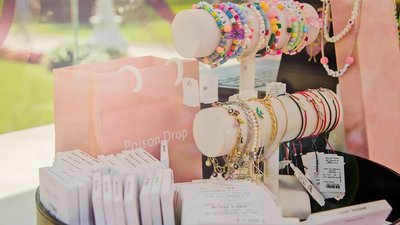 В Москве открылся ювелирный pop-up-магазин Poison Drop