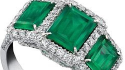 Как ухаживать за украшениями с изумрудами: тонкая работа, трепетное отношение