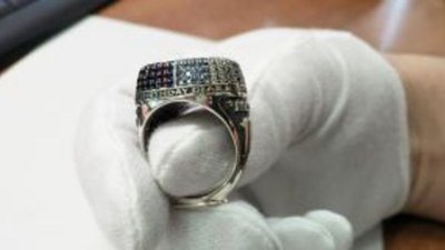 В подарок от российских ювелиров Лионель Месси получил именное кольцо