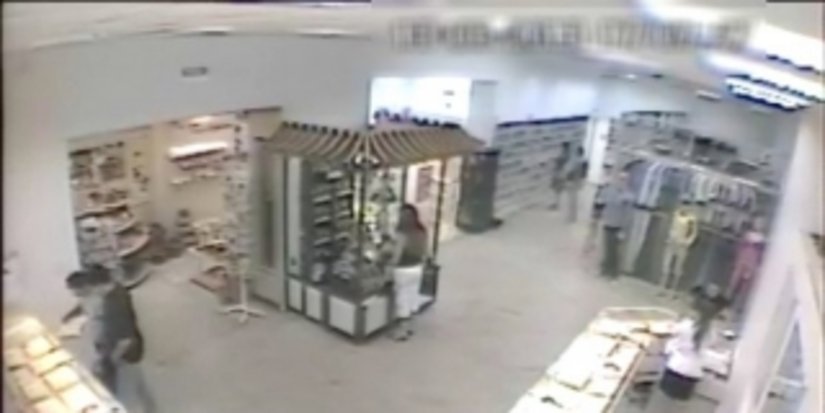 В Кирове неизвестные ограбили ювелирный магазин